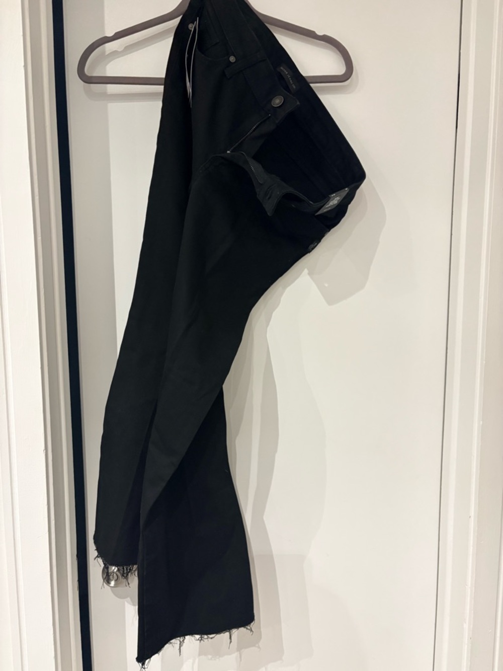 Silver Jeans Black Mid-Rise Kick Flare Suki Curvy Fit